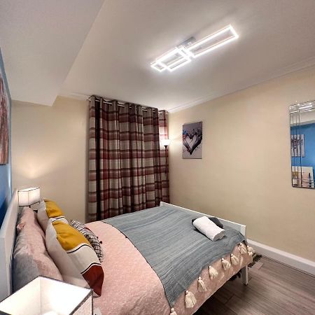 Posh 2-Bedroom, Living Room, Kitchen & 1.5 Bathroom Londra Dış mekan fotoğraf