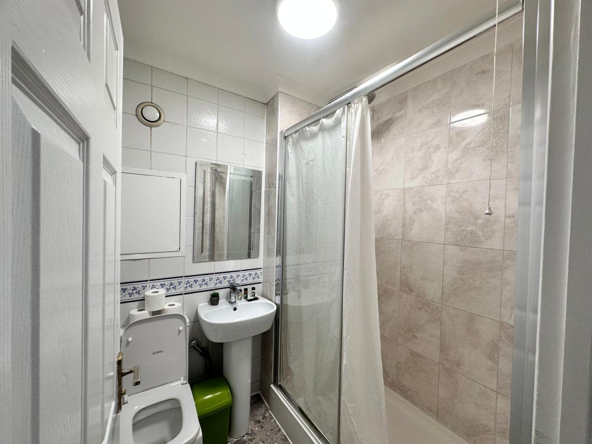 Posh 2-Bedroom, Living Room, Kitchen & 1.5 Bathroom Londra Dış mekan fotoğraf