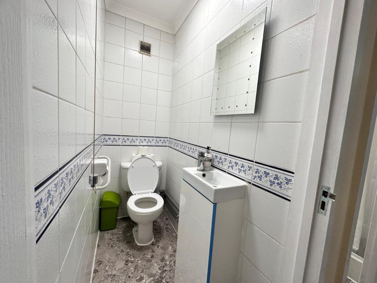 Posh 2-Bedroom, Living Room, Kitchen & 1.5 Bathroom Londra Dış mekan fotoğraf