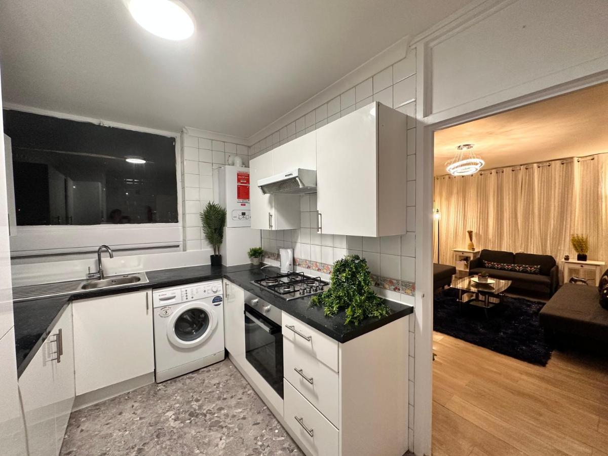 Posh 2-Bedroom, Living Room, Kitchen & 1.5 Bathroom Londra Dış mekan fotoğraf