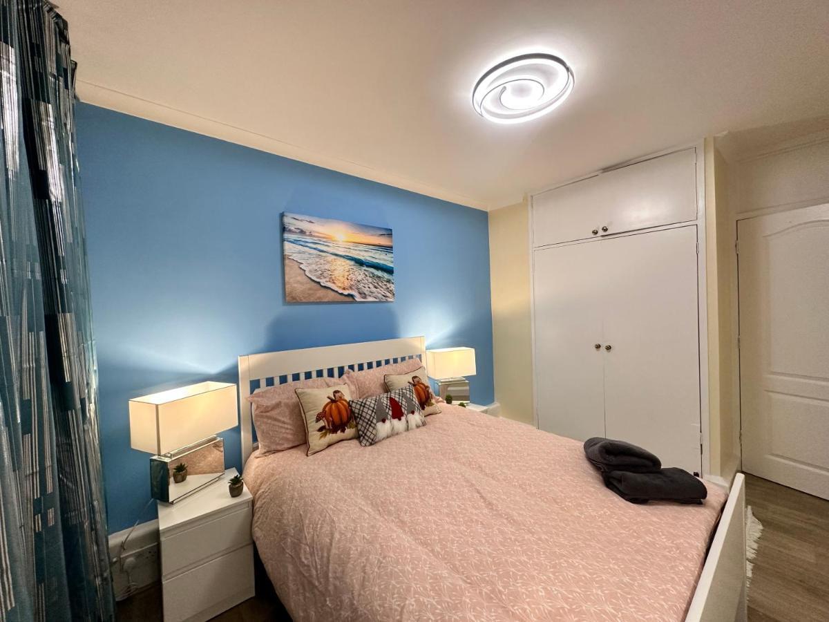 Posh 2-Bedroom, Living Room, Kitchen & 1.5 Bathroom Londra Dış mekan fotoğraf