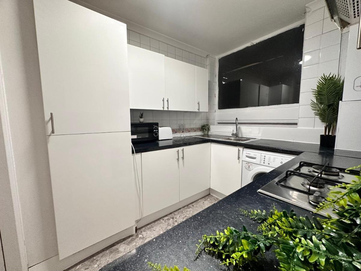 Posh 2-Bedroom, Living Room, Kitchen & 1.5 Bathroom Londra Dış mekan fotoğraf