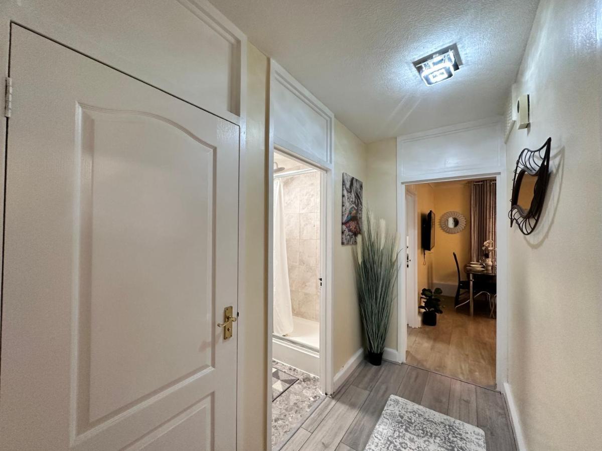 Posh 2-Bedroom, Living Room, Kitchen & 1.5 Bathroom Londra Dış mekan fotoğraf